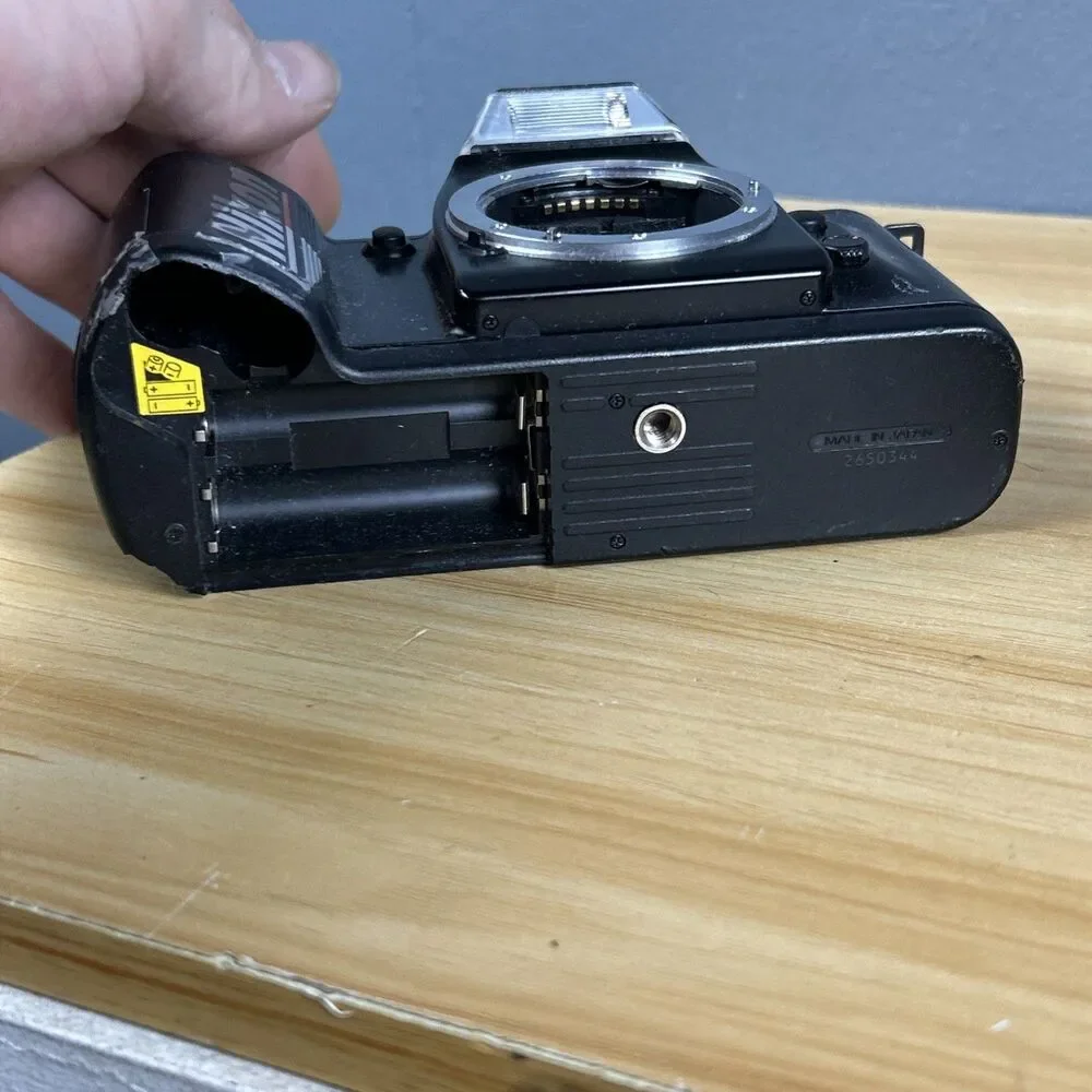 Nikon N4004s F401 35mm Film Camera body Only Not Working Parts, Repair KE #13